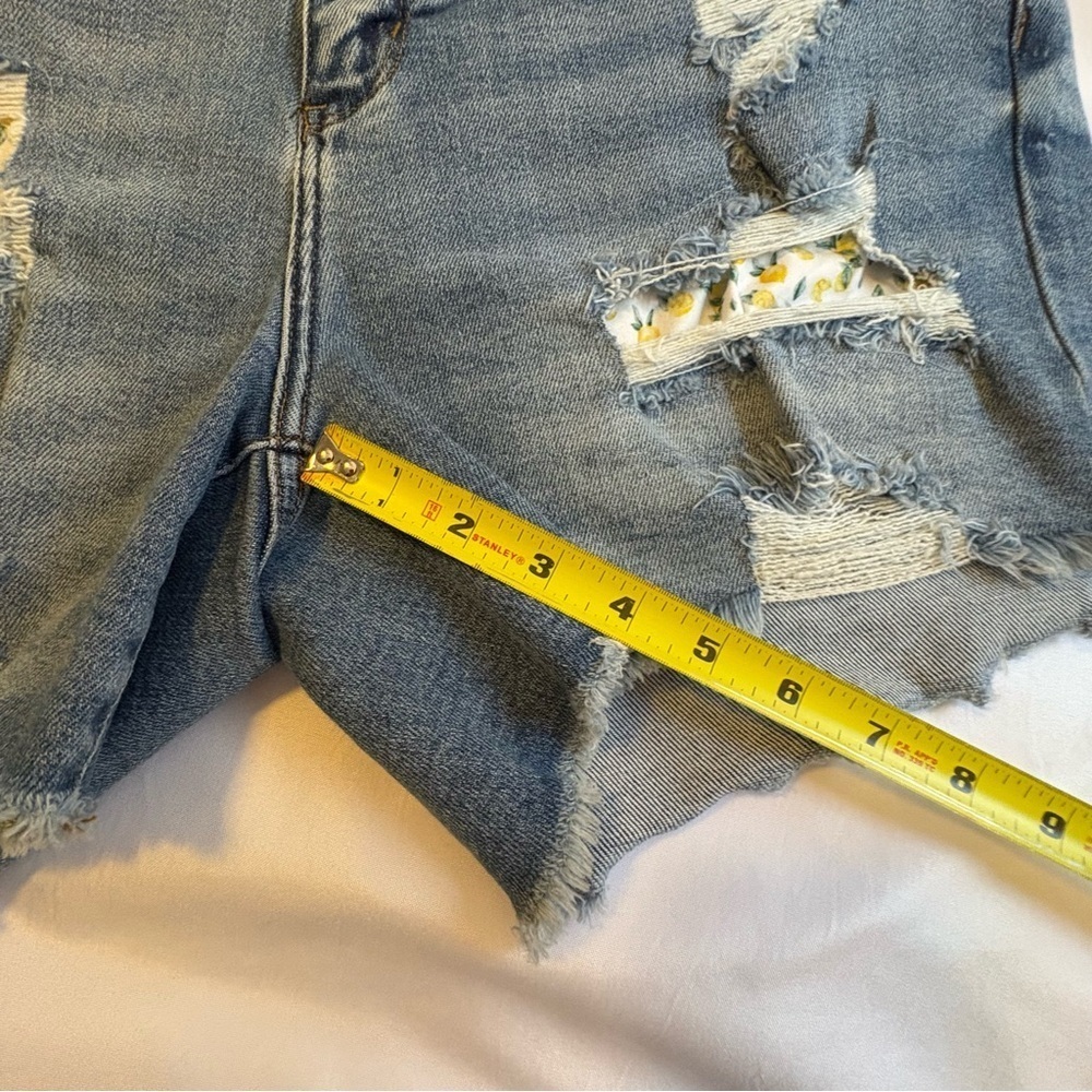 NWOT Judy Blue 1XL Blue Distressed Jean Shorts - Picture 3 of 9
